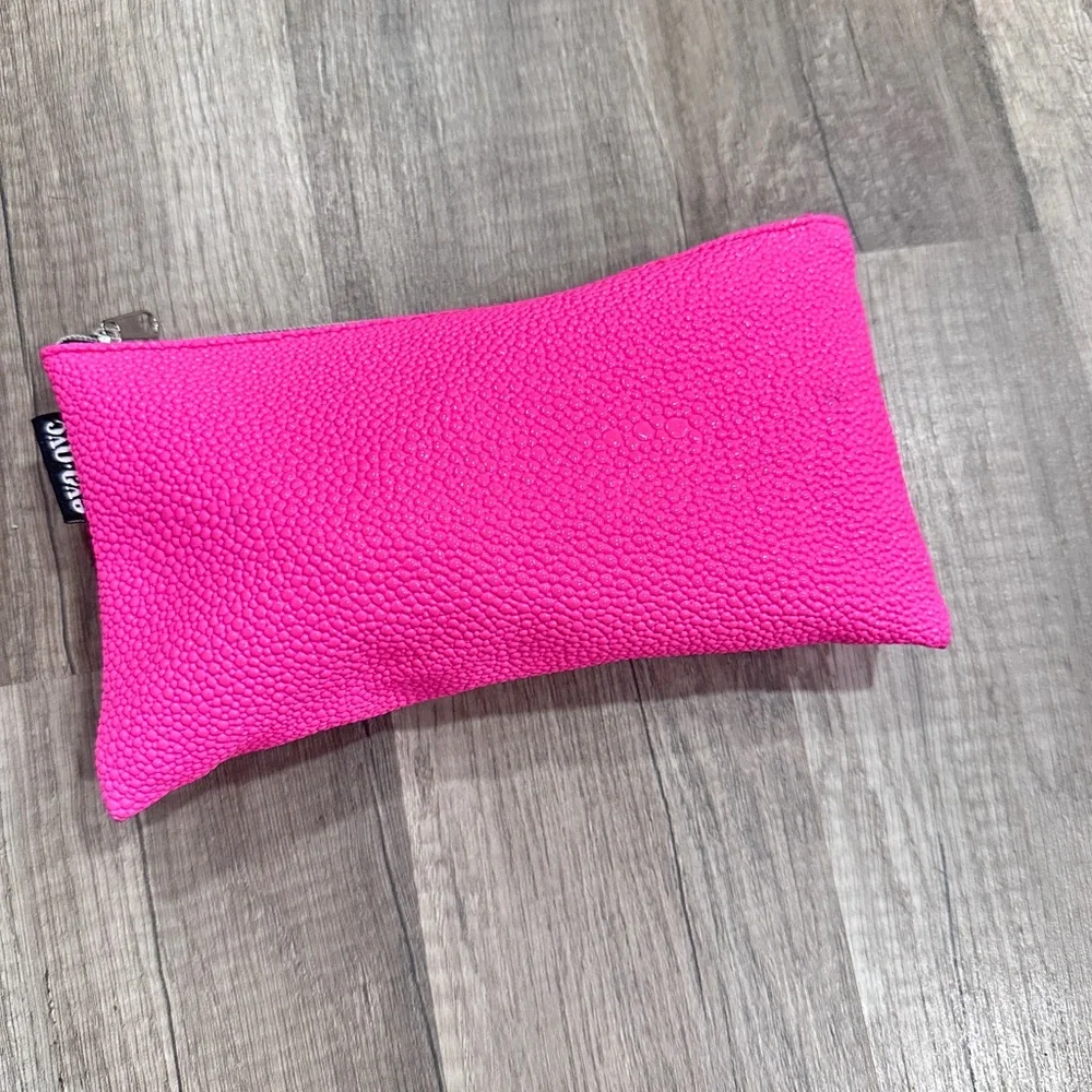 eva•nyc Mini Ceramic Styling Iron- Hot Pink